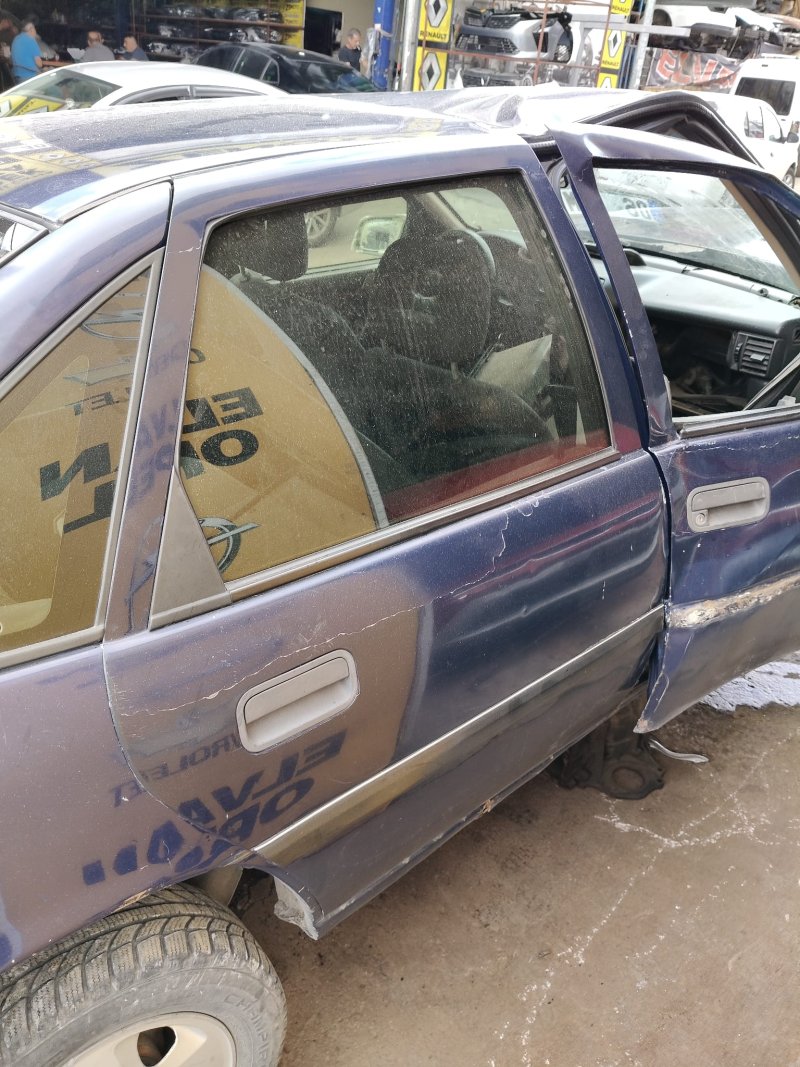 1991 - 1995 Opel Vectra A Çıkma Sağ Arka Kapı