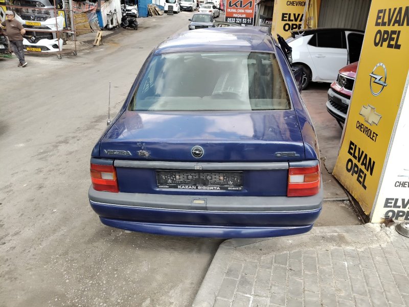1991 - 1995 Opel Vectra A Çıkma Komple Arka