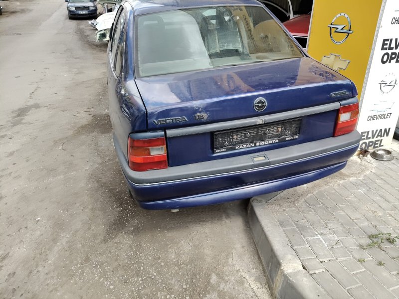 1991 - 1995 Opel Vectra A Çıkma Komple Arka