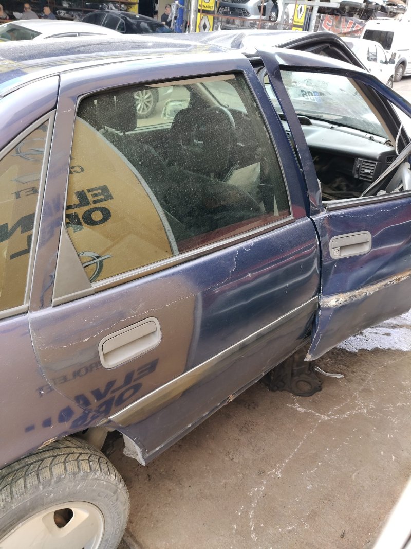 1991 - 1995 Opel Vectra A Çıkma Sağ Arka Kapı