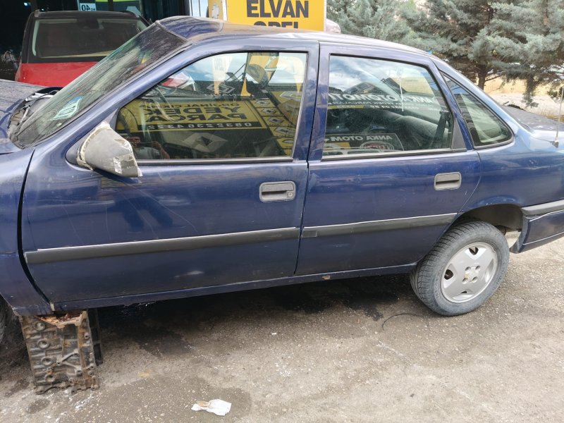 1991 - 1995 Opel Vectra A Çıkma Sol Ön Kapı Sakarya