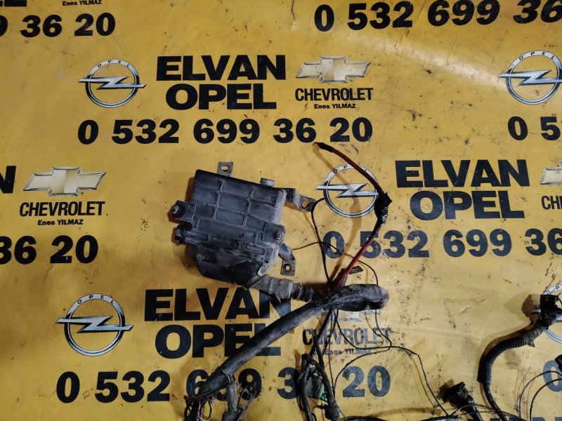 1991 - 1995 Opel Vectra A 1.8 8 V Çıkma Motor Beyni