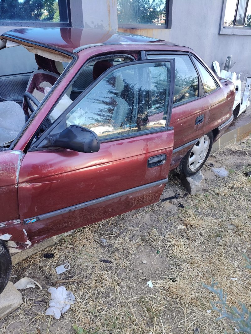 1991 - 2001 Opel Astra F Çıkma Sol Ön Kapı