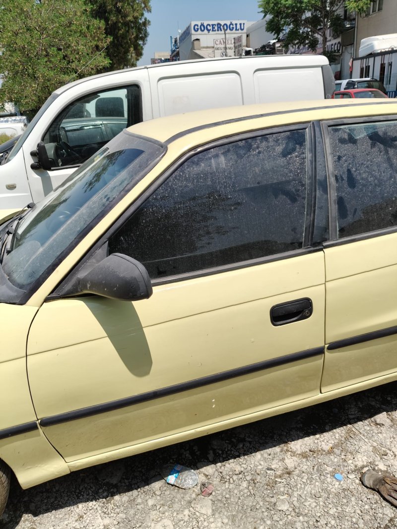 1994 - 2001 Opel Astra F Çıkma Sol Ön Kapı