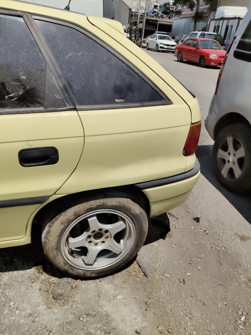 1994 - 2001 Opel Astra F Çıkma Sol Arka Çamurluk