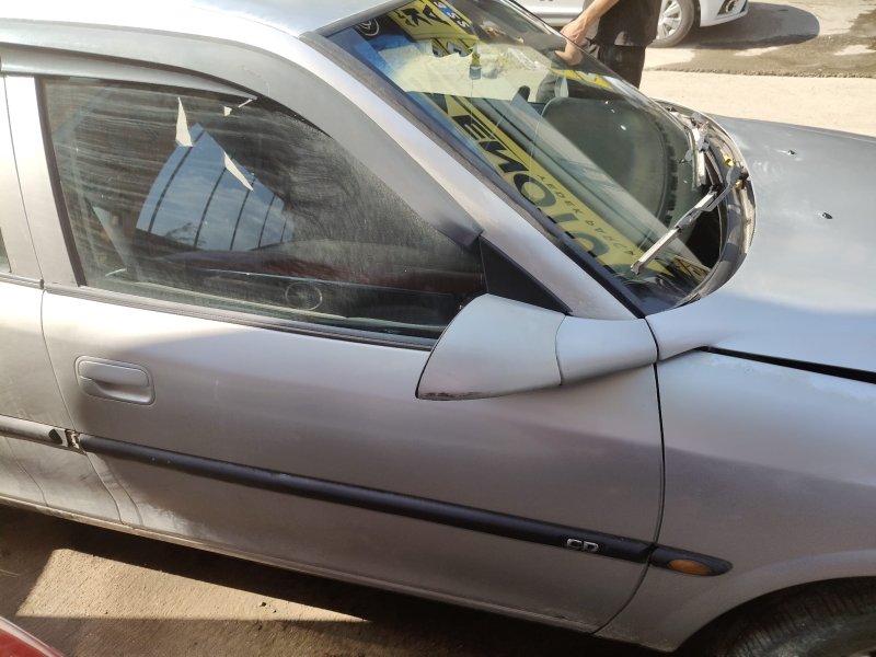 1996 - 2001 Opel Vectra B Çıkma Sağ Ön Kapı - GM