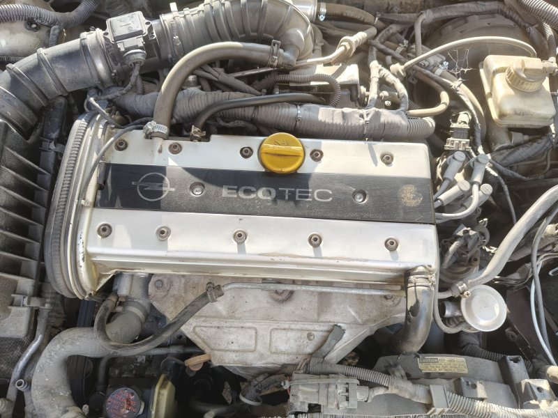 1996 - 1998 Opel VectraB 2.0 16 V Çıkma Motor