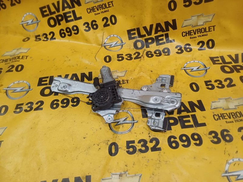 2011 - 2013 Chevrolet Aveo T300 Çıkma Sağ Arka Cam Krikosu 