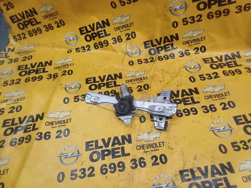 2011 - 2013 Chevrolet Aveo T300 Çıkma Sağ Arka Cam Krikosu Aksaray