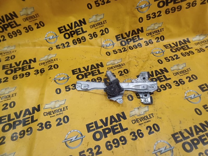 2011 - 2013 Chevrolet Aveo T300 Çıkma Sağ Arka Cam Krikosu Van