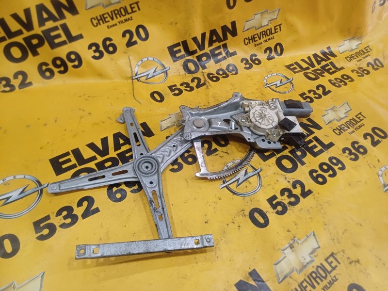 2011 - 2013 Chevrolet Aveo T300 Çıkma Sol Ön Cam Krikosu Aksaray