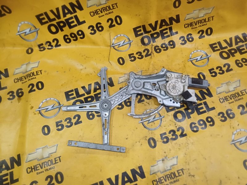 2011 - 2013 Chevrolet Aveo T300 Çıkma Sol Ön Cam Krikosu Çorum