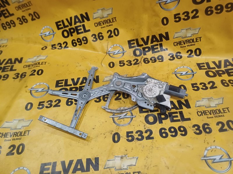 2011 - 2013 Chevrolet Aveo T300 Çıkma Sol Ön Cam Krikosu Van