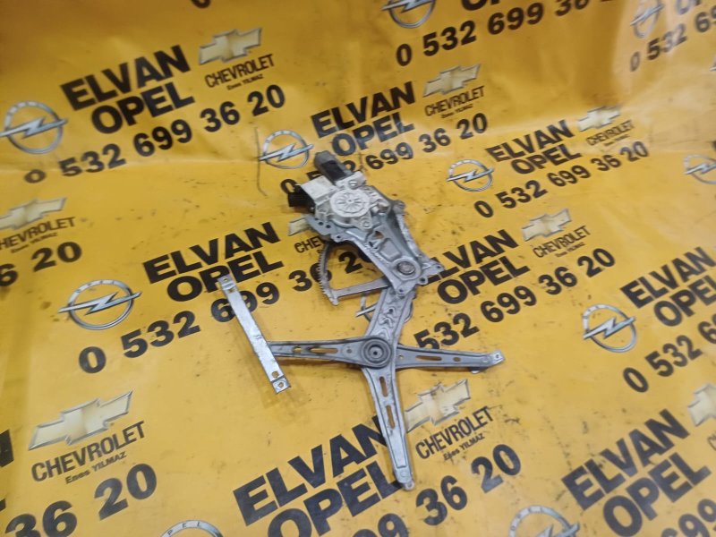 2011 - 2013 Chevrolet Aveo T300 Çıkma Sağ Ön Cam Krikosu