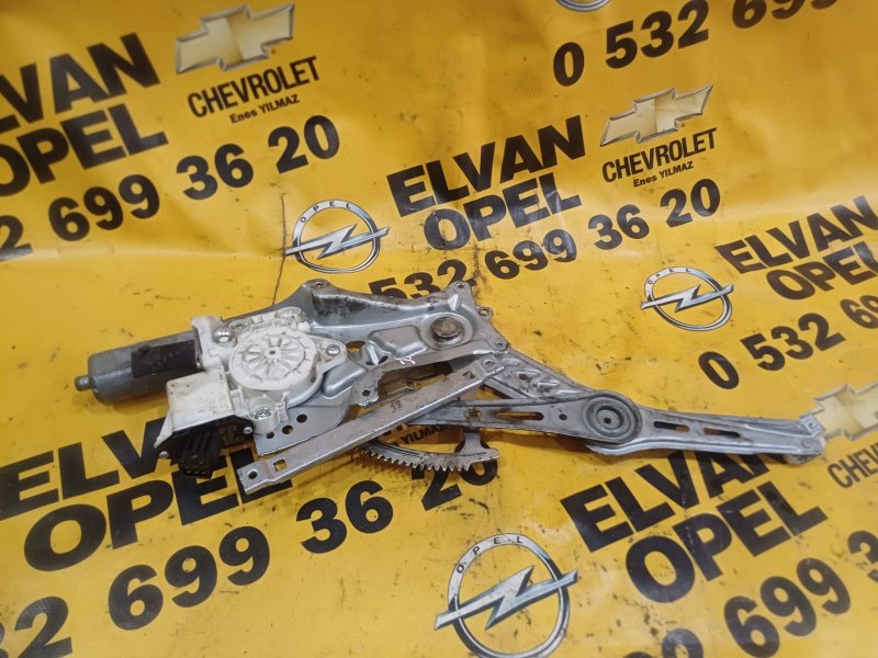 2011 - 2013 Chevrolet Aveo T300 Çıkma Sağ Ön Cam Krikosu Afyon