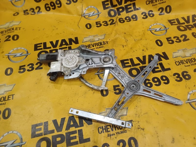 2011 - 2013 Chevrolet Aveo T300 Çıkma Sağ Ön Cam Krikosu Aksaray