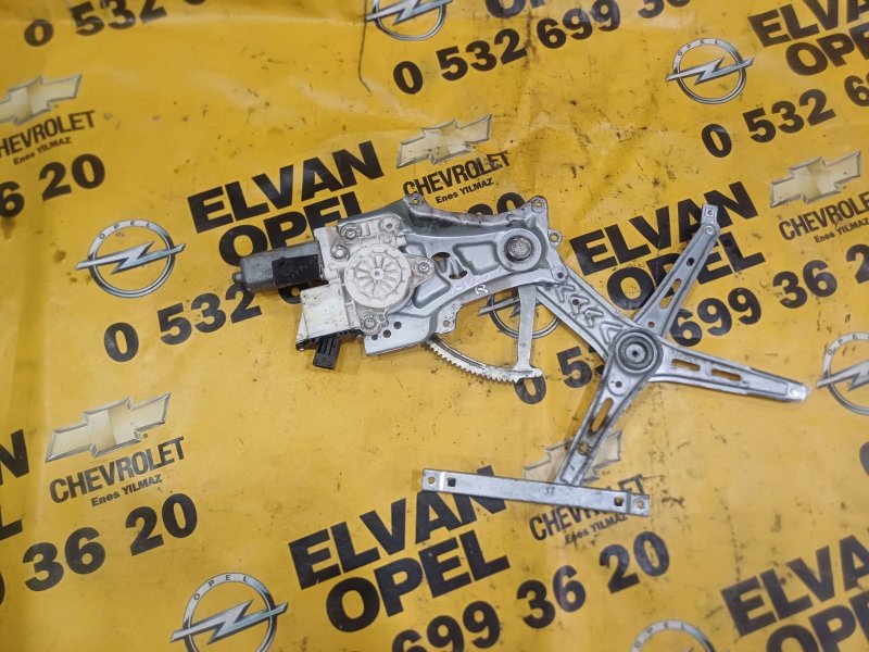2011 - 2013 Chevrolet Aveo T300 Çıkma Sağ Ön Cam Krikosu Ankara
