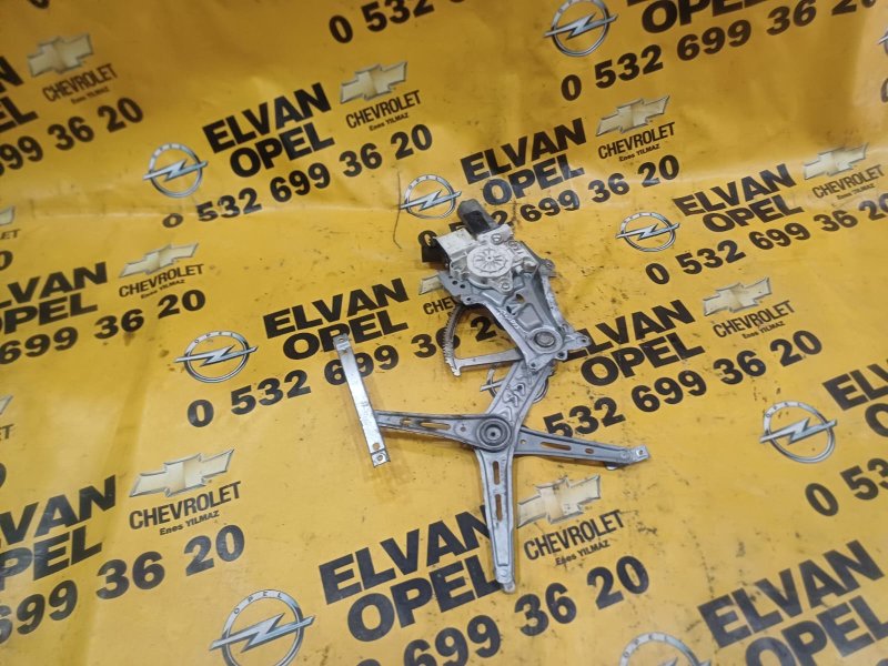 2011 - 2013 Chevrolet Aveo T300 Çıkma Sağ Ön Cam Krikosu Çorum