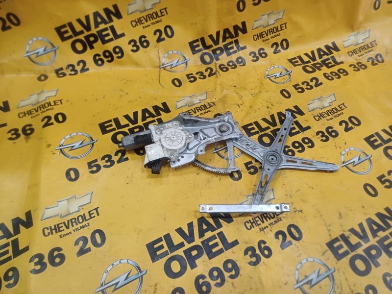 2011 - 2013 Chevrolet Aveo T300 Çıkma Sağ Ön Cam Krikosu İstanbul