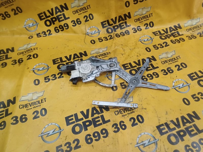 2011 - 2013 Chevrolet Aveo T300 Çıkma Sağ Ön Cam Krikosu İzmir