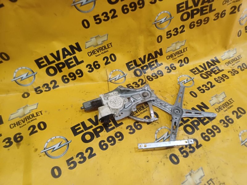 2011 - 2013 Chevrolet Aveo T300 Çıkma Sağ Ön Cam Krikosu Sakarya