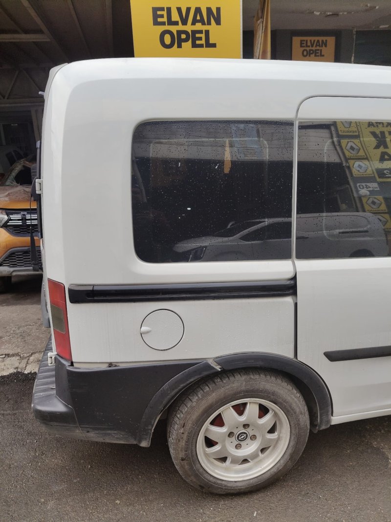2002 - 2012 Opel Combo C Çıkma Sağ Arka Çamurluk