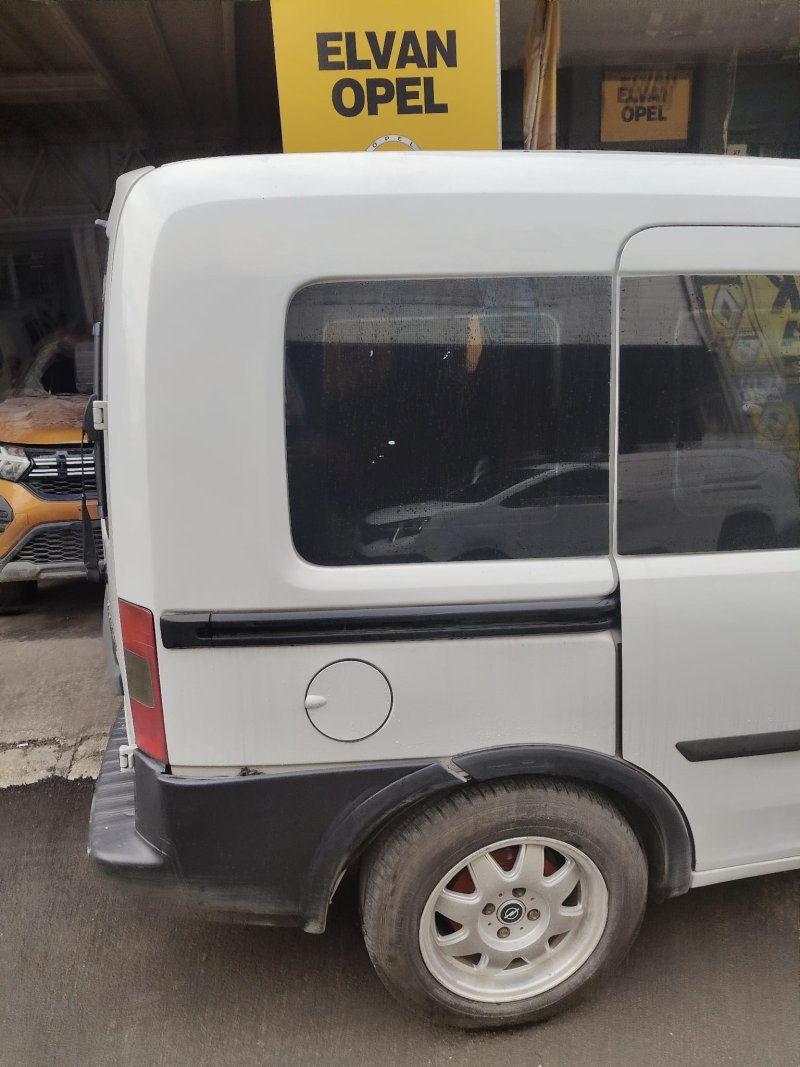 2002 - 2012 Opel Combo C Çıkma Sağ Arka Çamurluk