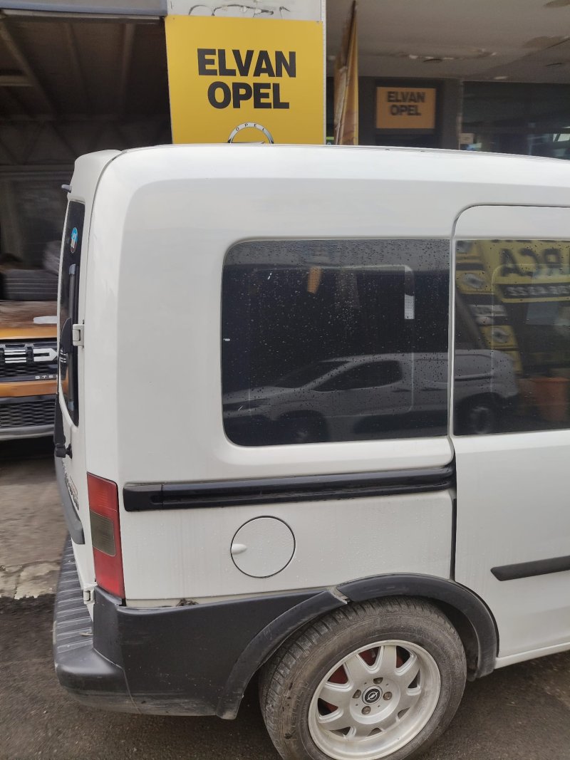 2002 - 2012 Opel Combo C Çıkma Sağ Arka Çamurluk