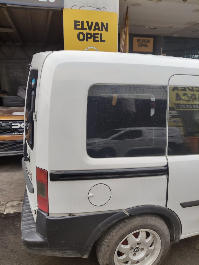 2002 - 2012 Opel Combo C Çıkma Sağ Arka Çamurluk
