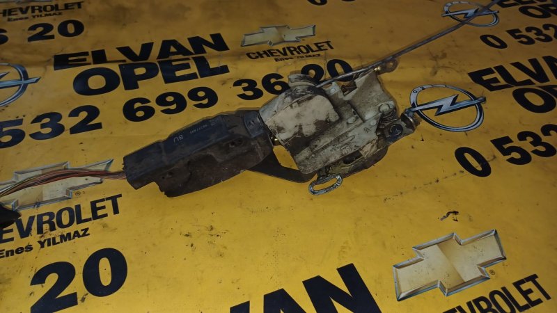 1992 - 2001 Opel Corssa B Çıkma Sol Ön Kapı Kilidi - GM