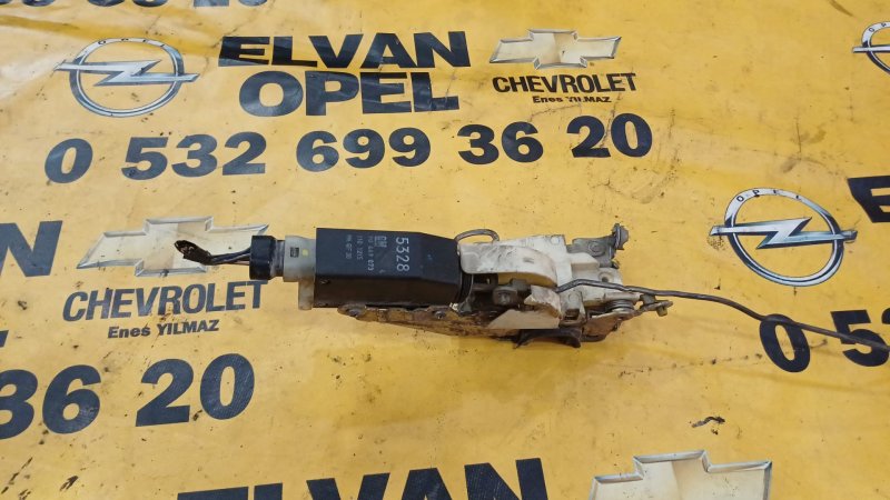 1991 - 2001 Opel Astra F  Çıkma Sağ Ön Kapı Kilidi - GM